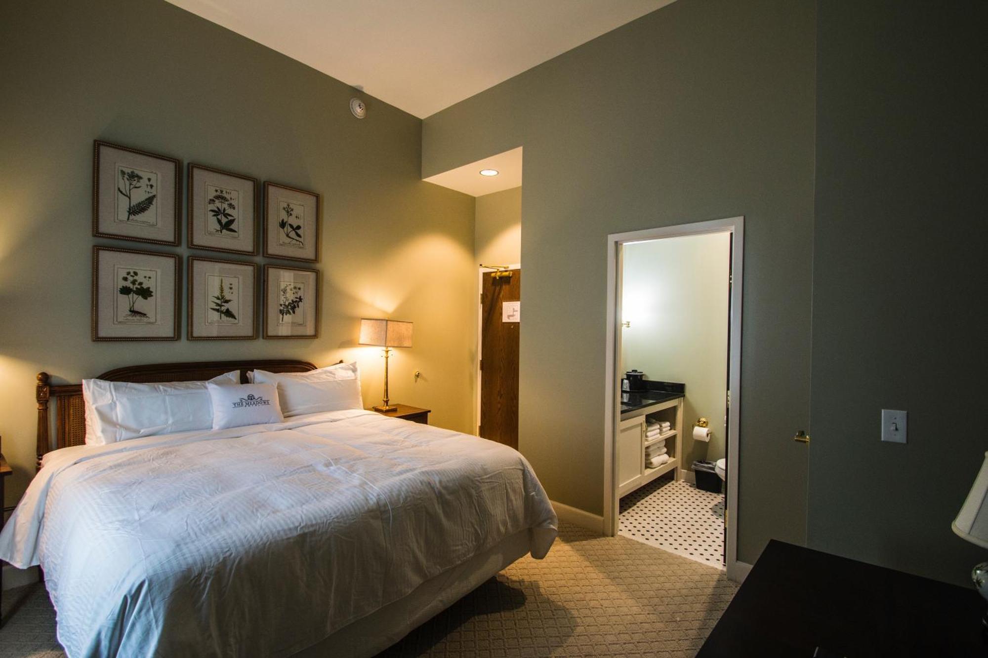 Meadows Hotel Fulton Room photo